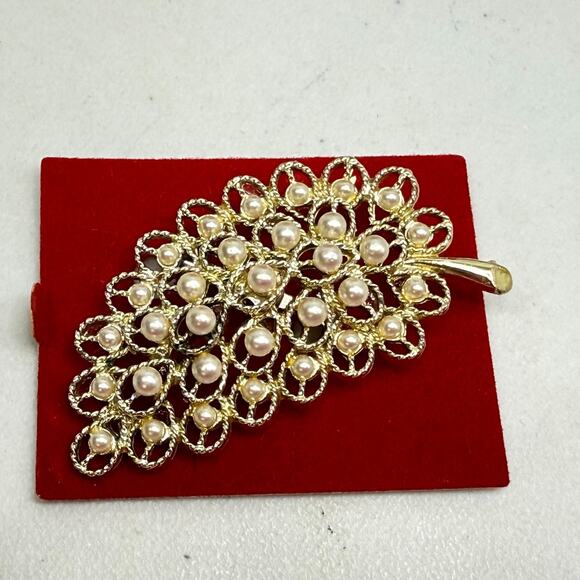 Vintage Camelot Collection Statement Brooch, Earrings gold tone faux pearls box - Picture 3 of 15
